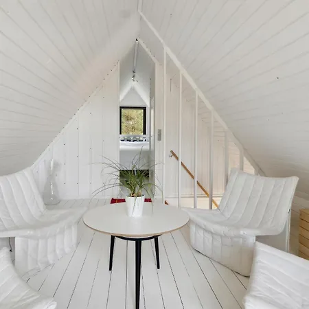 2 Bedroom Beautiful In *