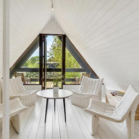 2 Bedroom Beautiful In