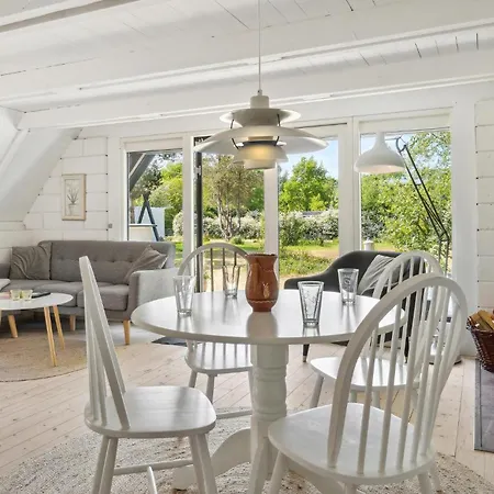 2 Bedroom Beautiful In *