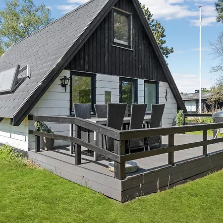 2 Bedroom Beautiful In *